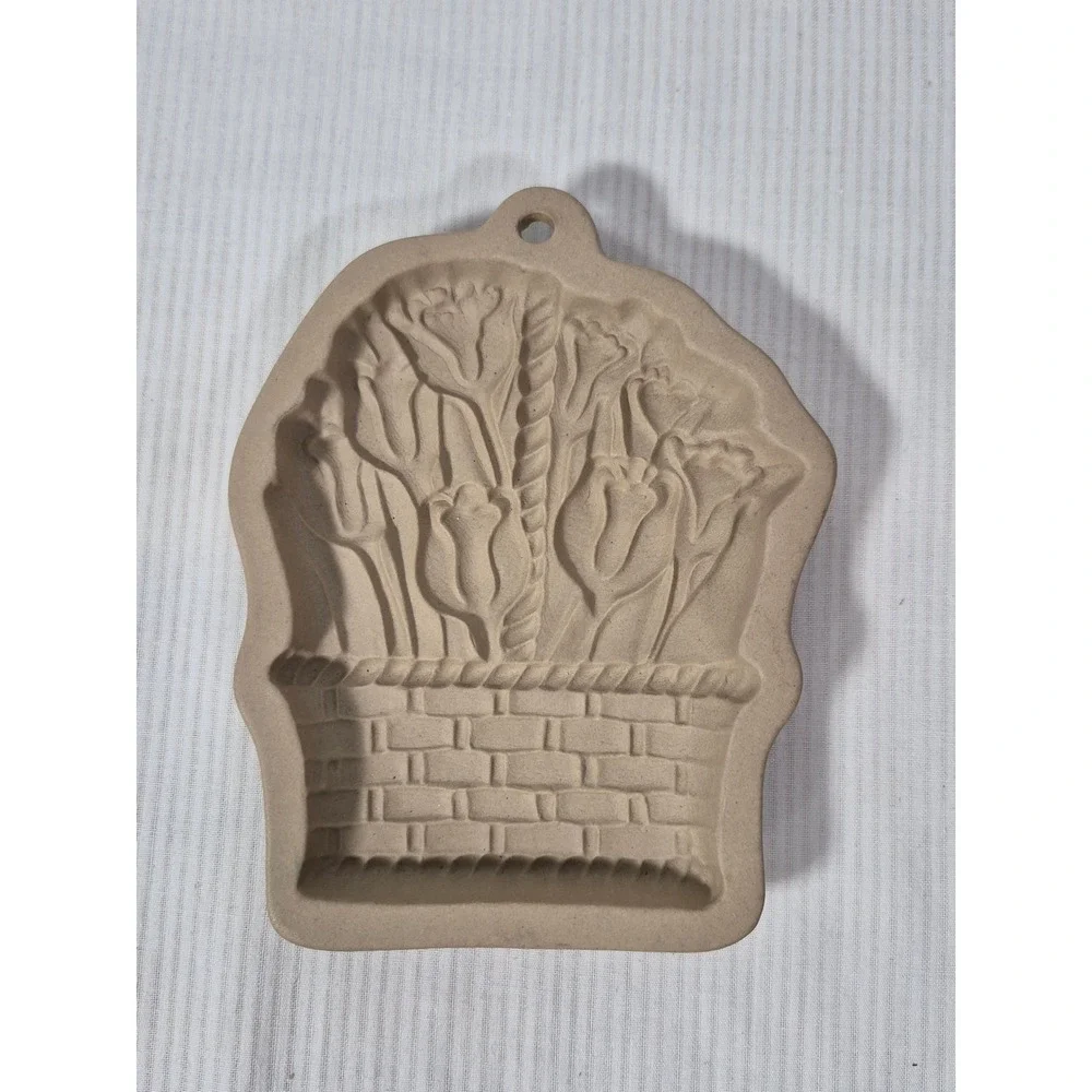Wilton Stoneware Basket of Tulips Shortbread Cookie Mold 1997